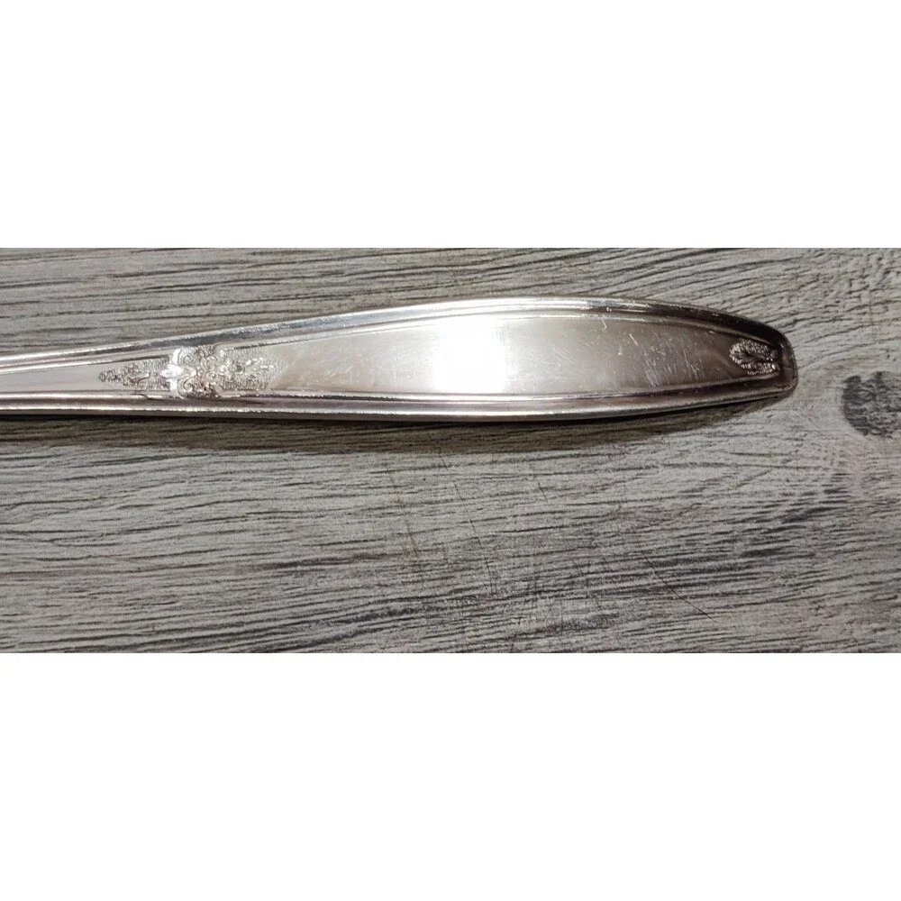 Set of 4 Vintage 1847 Rogers Bros IS Silverplate Spoons Floral Motif Flatware